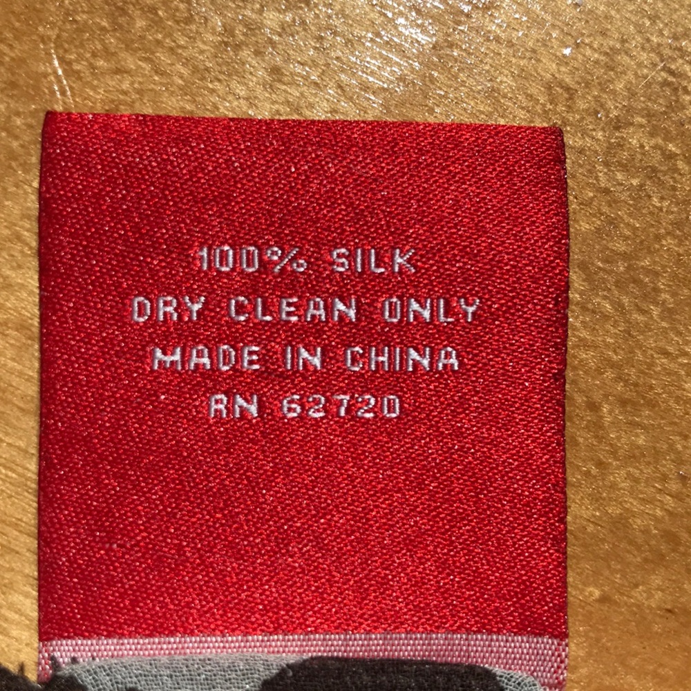 SILK OSCAR DE LA RENTA SCARF - Picture 7 of 7